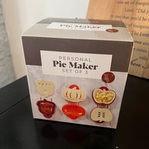 Vita Goods Company Thanksgiving Pie Mold Maker Press Fall Baking